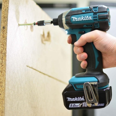 Makita DTD152Z