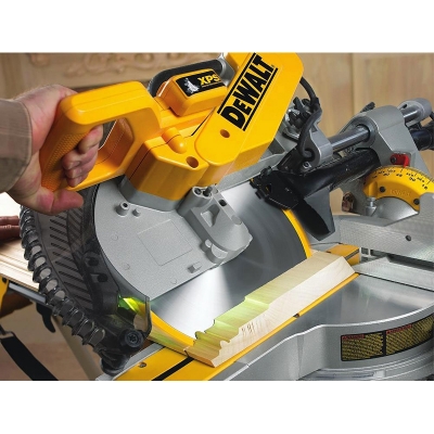 DeWALT, DWS780