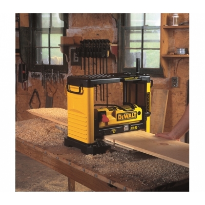 DeWALT, DW733