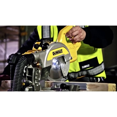 DeWALT DCS777N